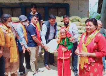 सालुका कोरोना प्रभावित परिवारलाई रामेछाप जेसिजको खाद्यन्न सहयोग