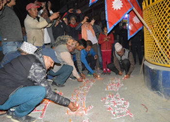 संसद पुनःस्थापनाको खुसीयालीमा रामेछापमा दीप प्रज्वलन (भिडियो सहित)