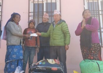स्थानीयको कुटाइबाट ज्यान गुमाएका मेरमानका परिवारलाई गाउँपालिकाको आर्थिक सहयोग