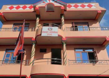 गोलन्जोर गाउँपालिकामा कक्षा १२ का विद्यार्थी खोप लगाउन सुरु