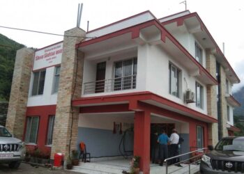 ५ वर्ष पछि बल्ल बन्यो रामेछाप निर्वाचन कार्यालय, प्रमुख आयुक्तले गरे उद्घाटन