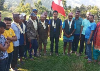कम्युनिष्ट पार्टी परित्याग गरी काँग्रेसमा प्रवेश