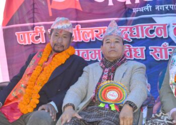माओवादीका सचिव नै काँग्रेसमा प्रवेश