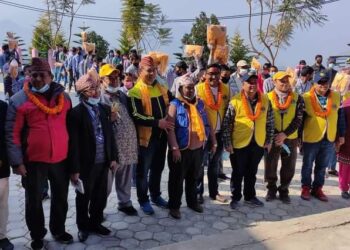 लायन्स क्लबको सहयोगमा १ सय ३१ विद्यार्थीलाई न्यानो कपडा