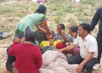 बोलेको बाचा पुरा गर्दै गुञ्ज कार्कीले दिए सुकाजोरका अग्नि पीडितलाई ५५ हजार सहयोग