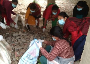 महिलाहरुको सक्रियतामा तामाकोशी नदी किनारमा सरसफाई