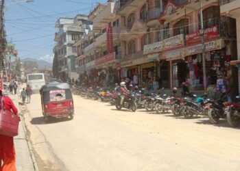 अव्यवस्थित तरिकाले जग्गा खार्दा मन्थली बजार धुलाम्मे