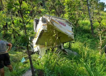 मन्थलीको सुनारपानीमा बोलेरो दुर्घटना: १ जनाको मृत्यु हुँदा ५ घाइते, पाँच महिने शिशु सकुशल&nbsp;